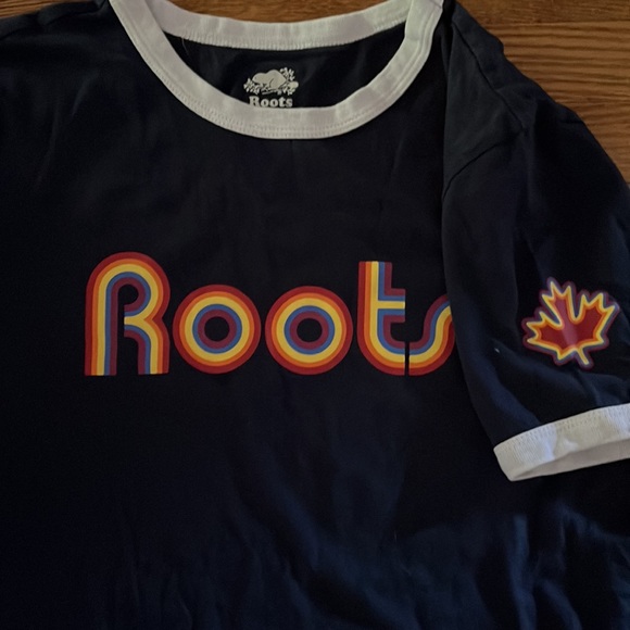 Roots tshirt - Picture 2 of 3